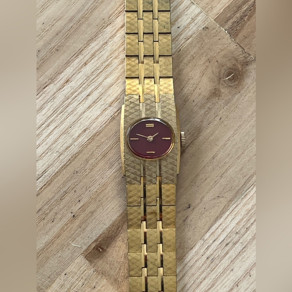 Seiko Rare Vintage Mechanical Winding Ladies Watch Gold Tone Bracelet Red Dial - Picture 5 of 15